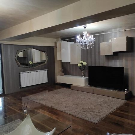Apartament Lux Ultracentral Κραϊόβα Εξωτερικό φωτογραφία